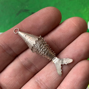 Small Articulated Silver Fish